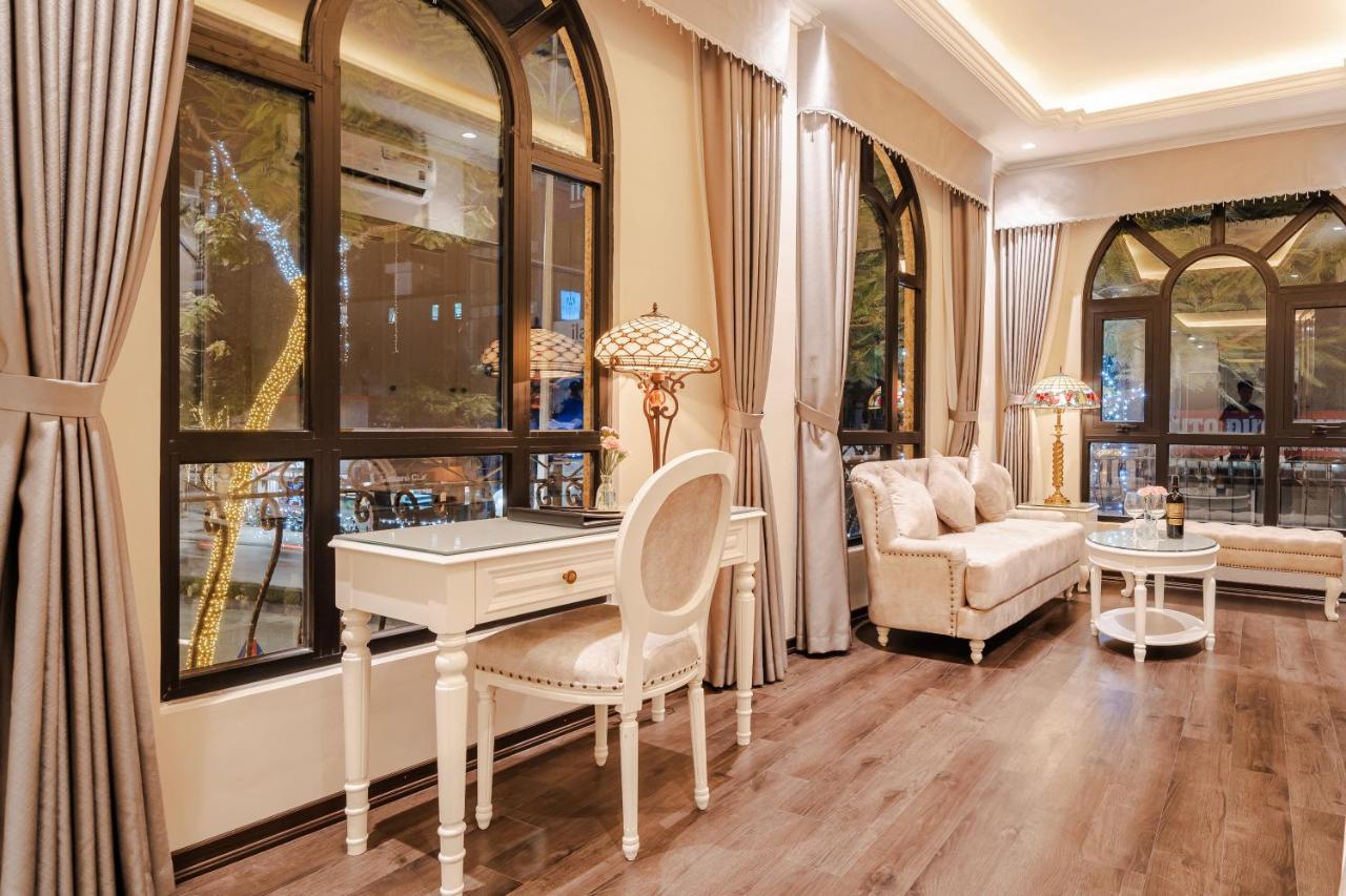 The Castle Hotel Hanoi Exterior photo